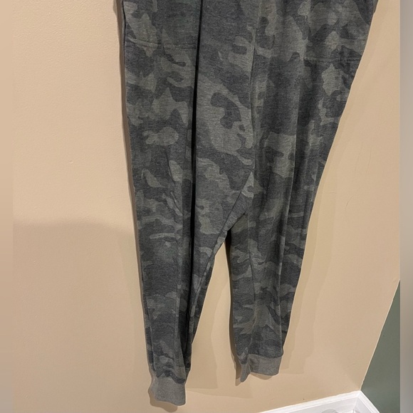 JANE AND DELANCEY Camouflage Camo Print Sleeveless Lounge Jumpsuit One Piece XL - Picture 3 of 8